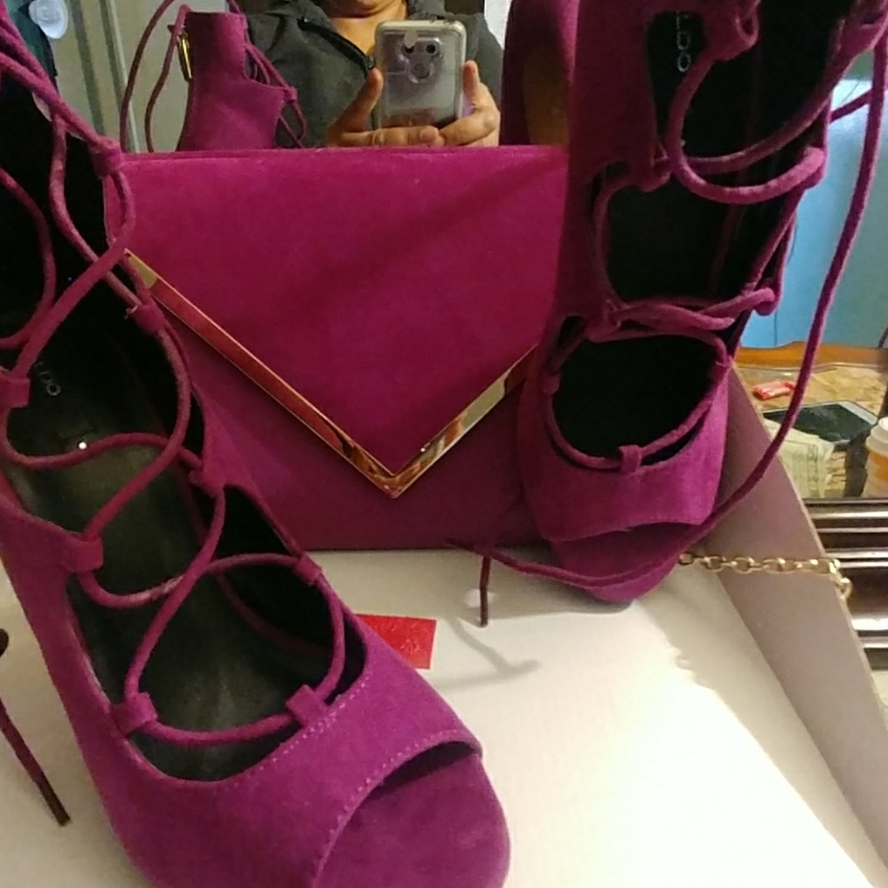 Shoes - Picture 5 of 6